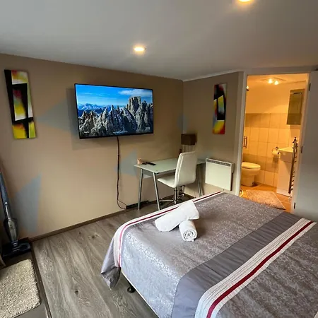 Boutique Studio - Private Cozy Oasis